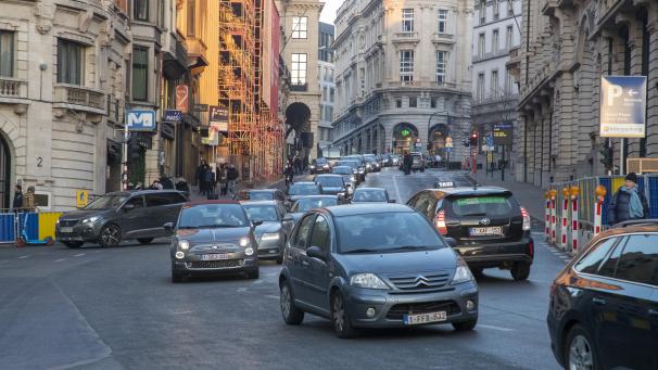 <p>In Hauptstadt kommt es immer wieder im Straßenverkehr zu Staus.</p>