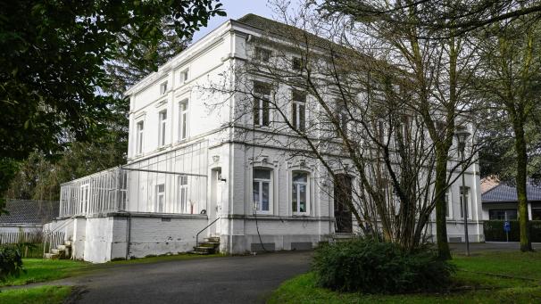 <p>Das ehemalige Gemeindehaus in Kettenis</p>
