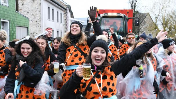 <p>Bis zum 15. Januar können sich Gruppen für den Karnevalszug in Raeren anmelden.</p>