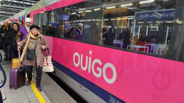 <p>Ankunft des ersten Ouigo-Zuges aus Paris im Brüsseler Südbahnhof</p>
