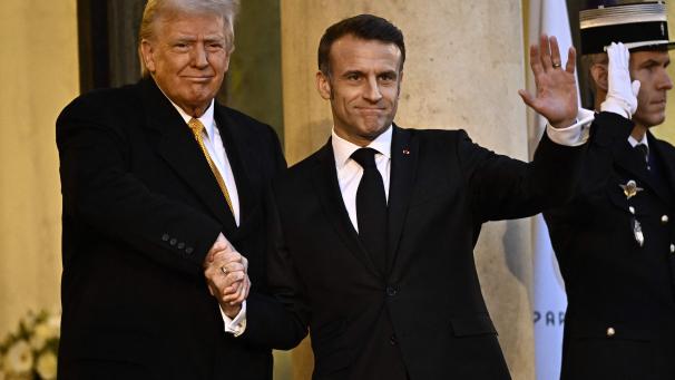 <p>Donald Trump (hier bei seinem jüngsten Besuch in Paris mit Frankreichs Präsident Emmanuel Macron) droht der EU offen mit Strafzöllen.</p>