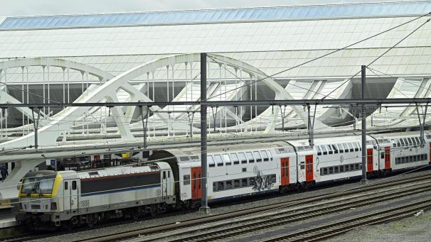 <p>Die Eisenbahnergewerkschaften befürchten, dass die neue „Arizona“-Regierung die Bedingungen für den Zugang zur Rente ändern wird.</p>