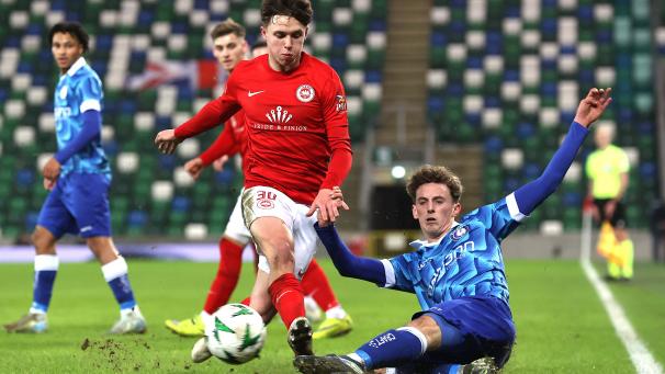 <p>Gent verlor gegen Larne und muss in die Zwischenrunde der Conference League.</p>