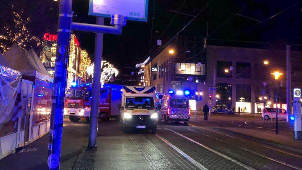<p>Einsatzkräfte auf dem Weihnachtsmarkt in Magdeburg</p>