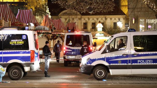 <p>Fast auf den Tag genau acht Jahre nach dem Terroranschlag auf den Berliner Weihnachtsmarkt an der Gedächtniskirche rast ein Mann in Magdeburg in eine Menschenmenge auf dem Weihnachtsmarkt in Magdeburg.</p>