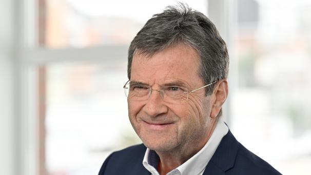<p>2007 nahm Walther Collubry seine Arbeit als Präsident des RFC Raeren auf. Es folgten drei Aufstiege, ein Abstieg und die Fusion mit Rot-Weiß Eynatten.</p>