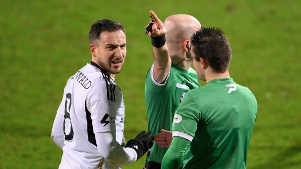 <p>Gegen RFC Lüttich erhielt Kevin Möhwald die Rote, nun folgt die Sperre.</p>