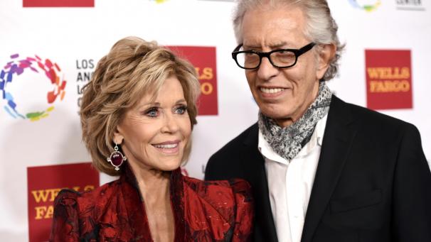 <p>Der US-Musikproduzent Richard Perry, der mit vielen Stars gearbeitet hat, ist tot.</p>