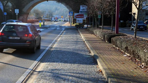 <p>In diesem Bereich vor der ehemaligen Eisenbahnbrücke am Pont de Warche soll ein Kurzzeitparkplatz eingerichtet werden. „Zu gefährlich», findet Stadtratsmitglied André Blaise (ECM).</p>