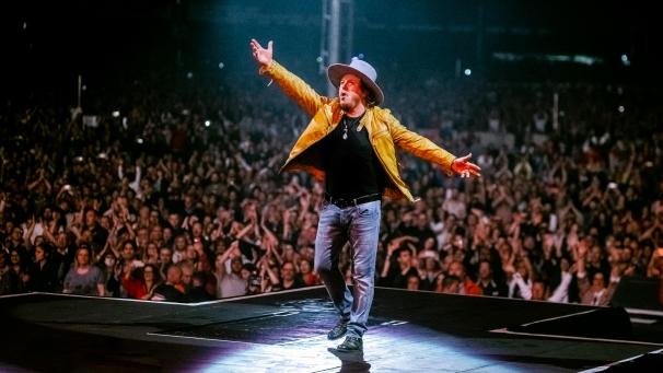 <p>Zucchero hat in seiner Karriere mehr als 60 Millionen Tonträger verkauft.</p>