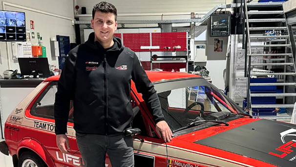 <p>„Jetzt verfügen wir gar über drei Toyota Starlet”, so Yannick Neuville.</p>