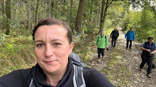 <p>Jede Woche unterwegs: Jessica Reusch hat die Gruppe 2016 ins Leben gerufen. Seither arbeitet sie Woche für Woche eine Wanderung aus. Treffpunkt ist jeweils sonntags um 11 Uhr.</p>