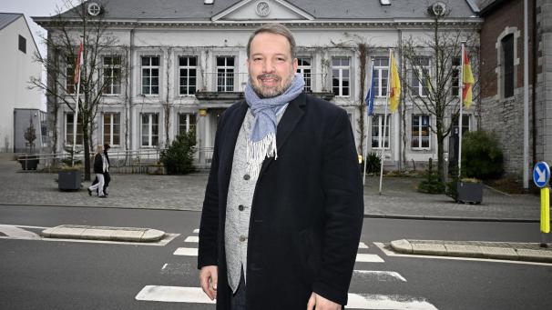 <p>Als Bürgermeister ist Thomas Lennertz im Dezember ins Eupener Rathaus eingezogen. Der 44-jährige Jurist gehört seit 2015 für die CSP dem Stadtrat an. Er sei ein „absoluter Teamplayer“, sagt er von sich selbst.</p>