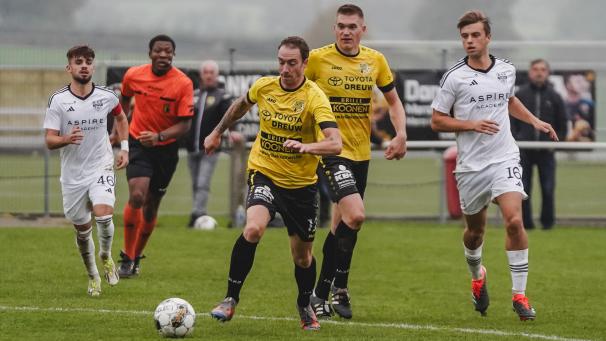 <p>„Ich bin froh, dass ich meine Karriere nicht beendet habe“, sagt Raeren-Eynattens Cédric Laschet (am Ball).</p>