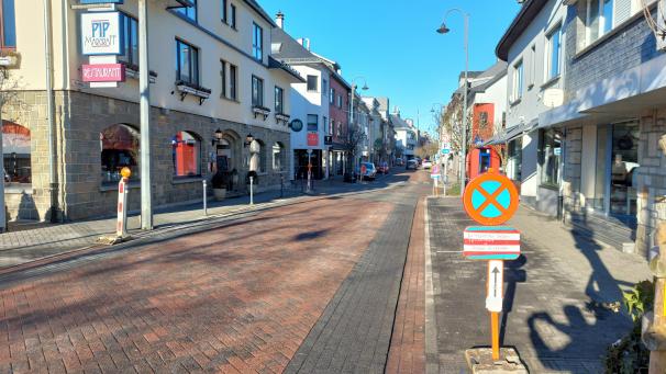 <p>Ab Mittwoch, 15. Januar, gilt in der Hauptstraße in St.Vith tagsüber ein absolutes Halteverbot.</p>