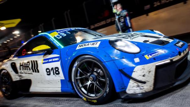 <p>Der Mühlner-Porsche beim Saisonauftakt in Dubai</p>