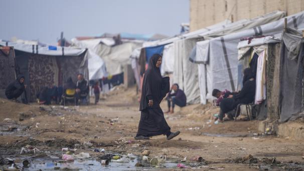 <p>Viele Menschen fliehen vor der verheerenden Situation im Gazastreifen.</p>