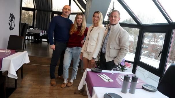 <p>Wladimir und Olga Shulyak (links) übernehmen das Weismeser Restaurant von Iryna und Jacky Mertes (rechts).</p>