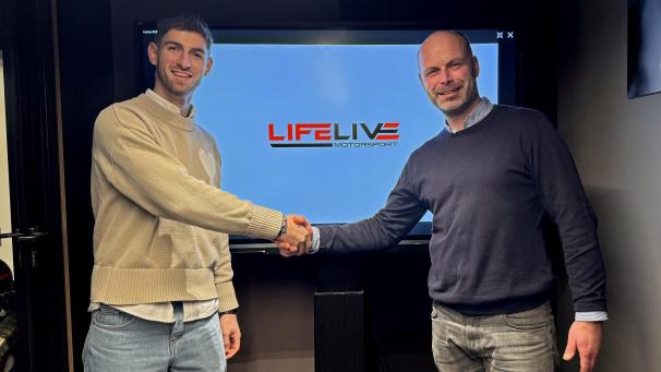 <p>Tom Rensonnet (l.), hier mit Raphaël de Borman, fährt 2025 einen Hyundai i20 N R2 von LifeLive.</p>