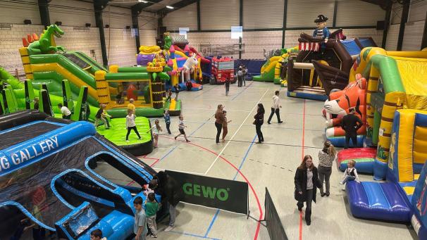 <p>Mehr als 100 Besucher zählte der „Hüpfburgentag“ am Sonntag in Recht.</p>