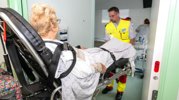<p>Belgiens Gesundheitssystem hat mit erheblichen Herausforderungen in den Bereichen Patientensicherheit, Personalüberlastung und Effizienz zu kämpfen.</p>