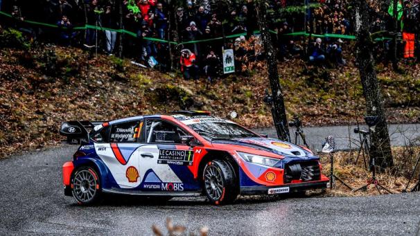 <p>Thierry Neuville beim Shakedown auf nasser Strecke</p>