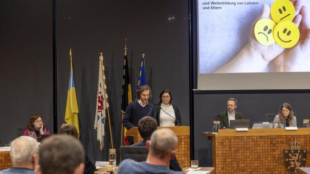 <p>Die 6. Bürgerversammlung stellt ihre Empfehlungen im Parlament der DG vor.</p>