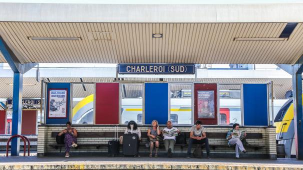 <p>Für die Stadt Charleroi hat eine schnellere Zugverbindung nach Brüssel eine höhere Priorität als die Anbindung des örtlichen Flughafens an das Schienennetz.</p>