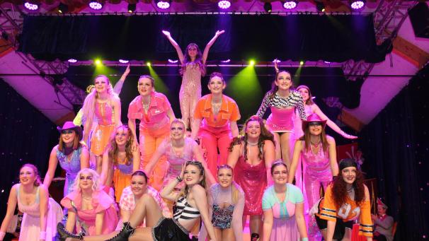 <p>Der Showtanz der Großen widmete sich dem Thema „Barbie Nation“.</p>