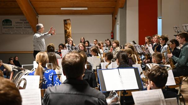 <p>„Band Factory 2.0“ ist die ideale Gelegenheit für Jungmusiker, sich an das Orchesterspiel zu gewöhnen.</p>
