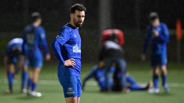 <p>Im Regen gestanden: Der FC Eupen (Miguel Ordonez) kassierte die nächste deftige Pleite.</p>