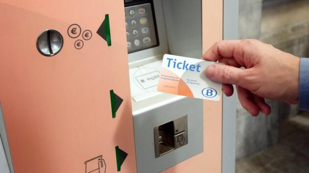 <p>Auch Zugfahren wird teurer.</p>