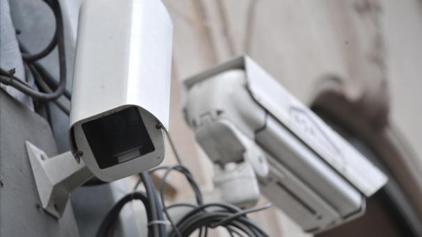 <p>In Belgien hängen mehr als 15.000 Kameras von Polizei und Staat.</p>