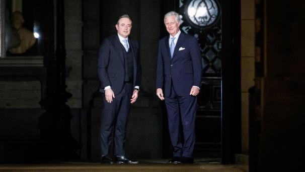 <p>Bart De Wever trag am späten Freitagabend bei König Philippe ein.</p>