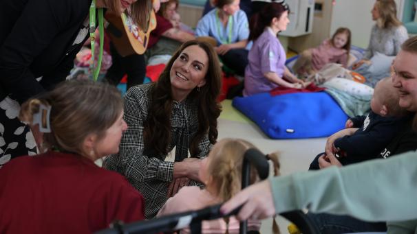 <p>Kate,Prinzessin von Wales, bei einem Besuch des Hospizes in Sully bei Cardiff, Südwales.</p>