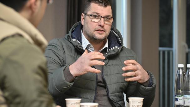<p>„Ich wollte raus aus der Öffentlichkeit und mein Privatleben zurück. Einfach wieder Ruhe finden“, spricht Philippe Hunger offen über die Beweggründe seines Rückzugs aus der Eupener Kommunalpolitik.</p>