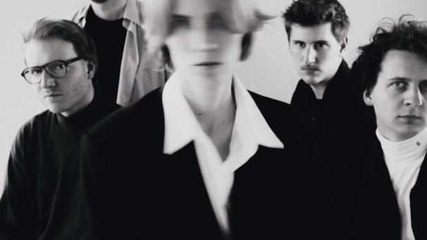 <p>Whispering Sons spielen eine Mischung aus experimentellem und frenetischem Post-Punk.</p>