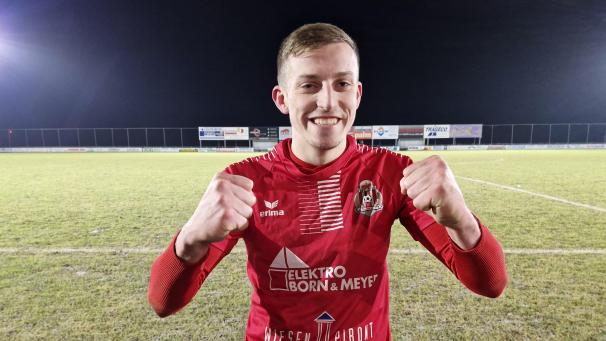 <p>Derbysieger-Grinsen: Maxime Urbain besorgte Recht das 1:0 in Rocherath.</p>