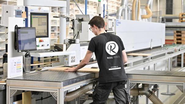 <p>Vor sechs Jahren hat das Unternehmen das neue, 5.110 Quadratmeter große Gebäude bezogen. Die Produktionshalle macht etwa 75 Prozent der Fläche aus.</p>