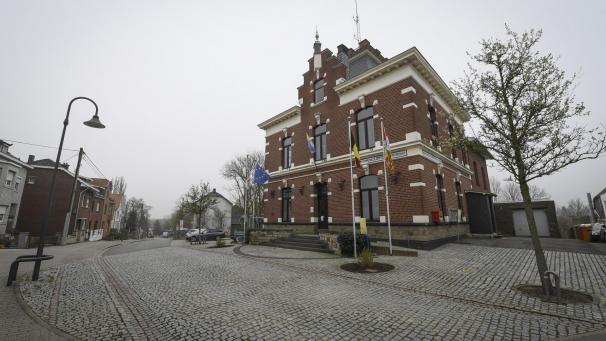 <p>Blick auf das Gemeindehaus in Herbesthal: Im Zuge der Billigung des Richtlinienprogramms der neuen Mehrheit ging es um die Frage, welche Rolle Künstliche Intelligenz (KI) beim Zustandekommen des Dokuments gespielt hat.</p>