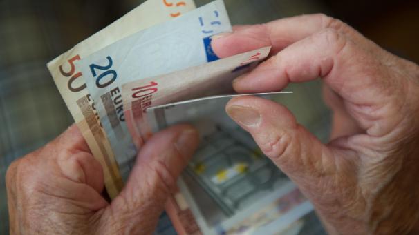 <p>Bonus-Malus: Für längeres Arbeiten gibt es einen finanziellen Anreiz; wer früher in den Ruhestand geht muss unter Umständen mit einer Rentenkürzung rechnen.</p>