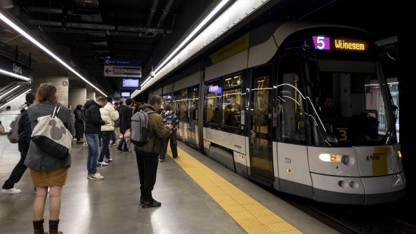 <p>Die Fahrpreise bei De Lijn steigen um fast 20 Prozent.</p>