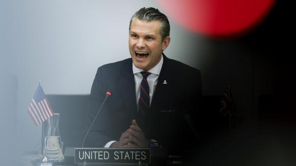 <p>Pete Hegseth spricht während einer Sitzung der Ukraine-Verteidigungskontaktgruppe im NATO-Hauptquartier in Brüssel.</p>