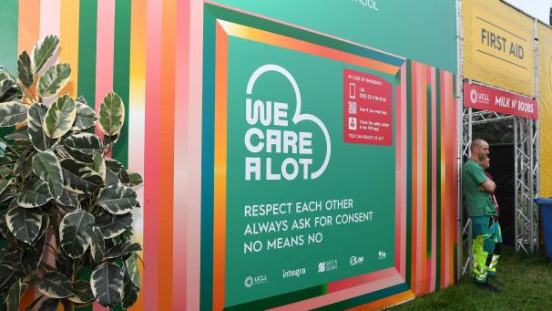 <p>Festivalinitiative „We Care A Lot“ wirbt mit Infoständen und Gratis-Atemtests für verantwortungsvollen Alkoholkonsum.</p>