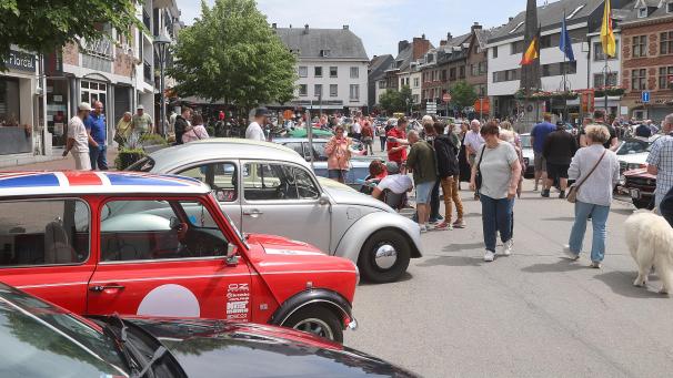 <p>Großer Andrang und reges Treiben herrschte bei der Oldtimer-Show in Malmedy.</p>