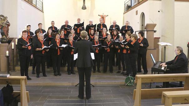 <p>Der Gesangverein aus Heppenbach umrahmte den Wortgottesdienst mit geistlichem und weltlichem Gesang.</p>