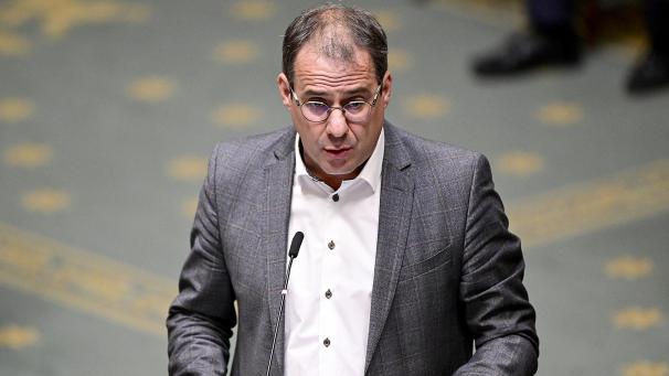 <p>Arbeitsminister David Clarinval in der Kammer</p>