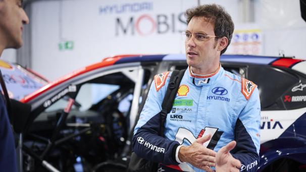 <p>Neuville beim Auftakt in Italien</p>