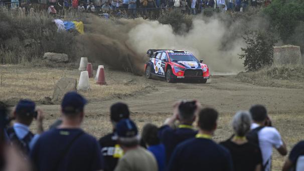 <p>Erst Führung, dann Ausfall: Thierry Neuville (Hyundai) auf der ersten Tagesetappe der Rallye Sardinien.</p>