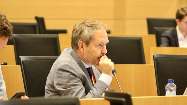 <p>Luc Frank bei einer Ausschusssitzung</p>